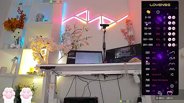 Elena-Marilyn online show from 10/15/25, 04:40