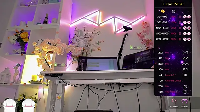 Elena-Marilyn online show from 06/08/26, 08:20