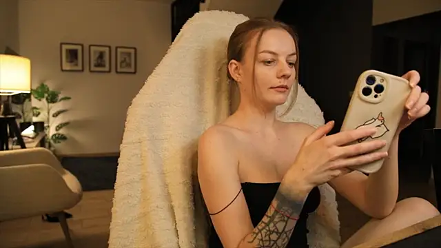 LadyInBad online show from 02/11/25, 07:27