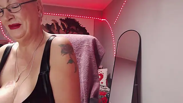 LaylaMilf online show from 11/19/25, 09:37