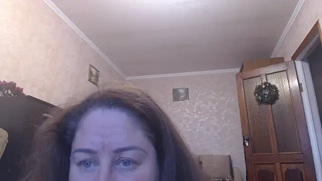 Amy August online show from 04/25/26, 04:04