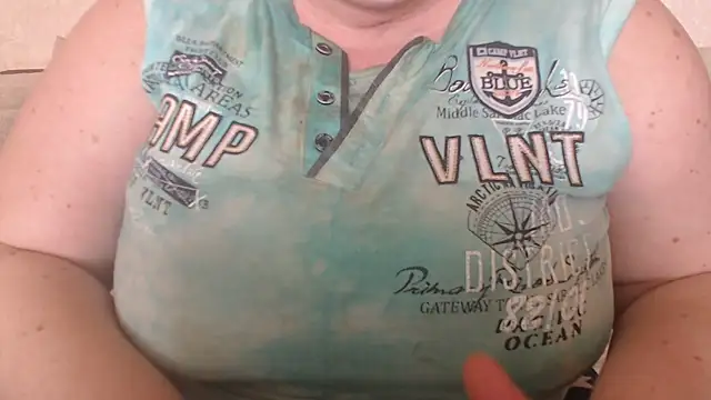 Amy August online show from 05/04/26, 01:29