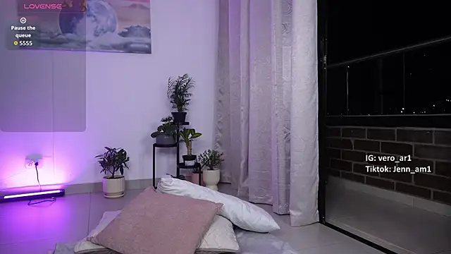 Veronica ar online show from 10/28/25, 12:25