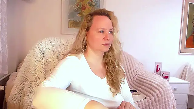 Sarah4you online show from 01/30/25, 09:36