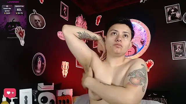 girl intense444 online show from 10/22/25, 01:11