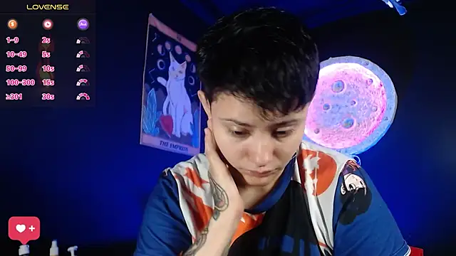 girl intense444 online show from 11/04/25, 12:59