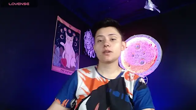 girl intense444 online show from 11/11/25, 01:00