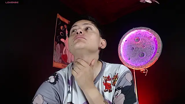 girl intense444 online show from 04/27/26, 12:47
