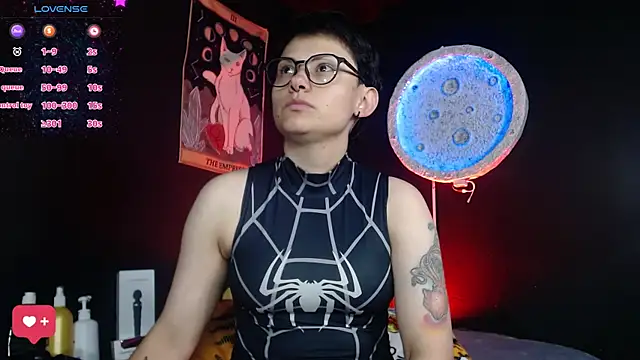 girl intense444 online show from 06/05/26, 01:06