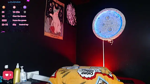 girl intense444 online show from 06/17/26, 01:56