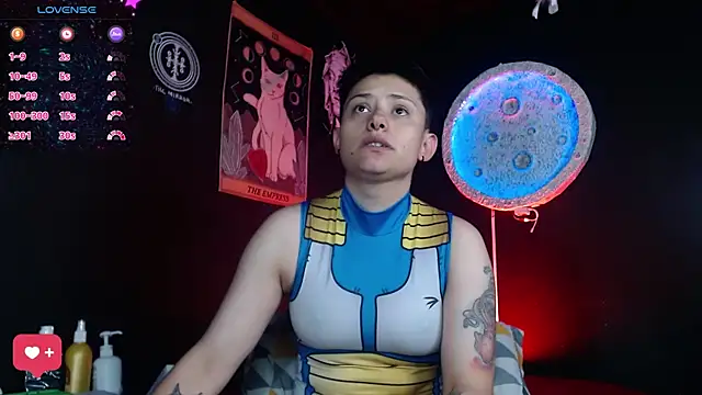 girl intense444 online show from 06/26/26, 01:04