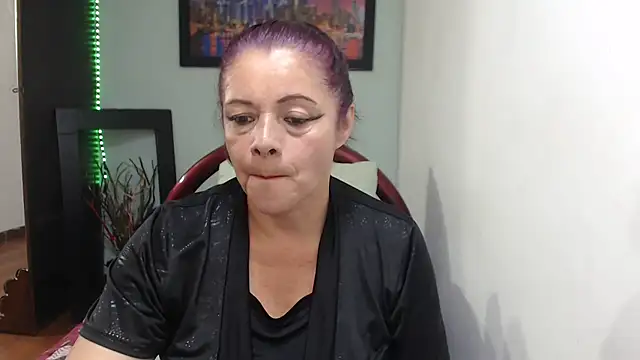 Snapshot of sexytitshot126 chatting on 10/05/25, 10:40 sexytitshot126 online show from 10/05/25, 10:40