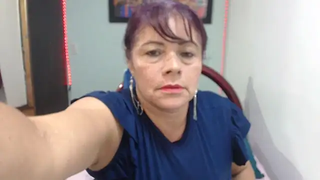 Snapshot of sexytitshot126 chatting on 11/22/25, 02:21 sexytitshot126 online show from 11/22/25, 02:21