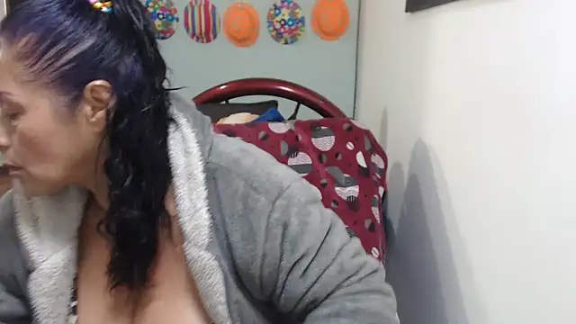 sexytitshot126 online show from 06/27/26, 05:18