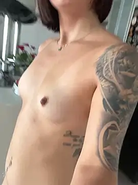 mandi4pole  online show from 01/24/25, 12:52