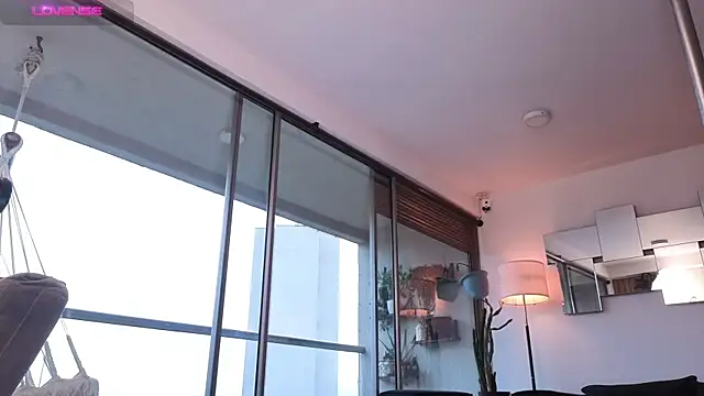 mandi4pole  online show from 10/24/25, 08:16