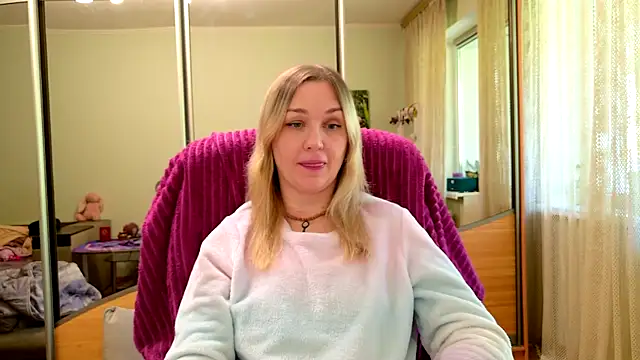 Snapshot of ModelEva chatting on 05/03/26, 08:42 ModelEva online show from 05/03/26, 08:42
