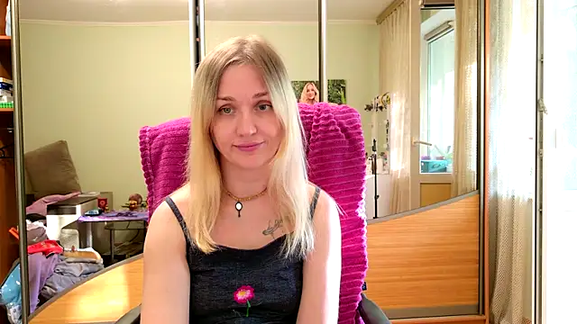 Snapshot of ModelEva chatting on 05/21/26, 03:19 ModelEva online show from 05/21/26, 03:19
