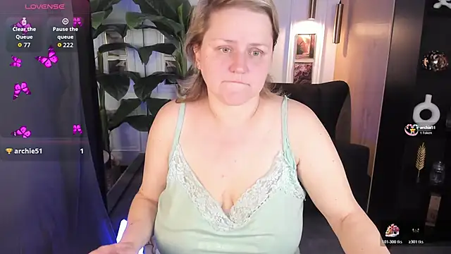 Snapshot of ScarlettSoft chatting on 05/15/26, 05:47 ScarlettSoft online show from 05/15/26, 05:47