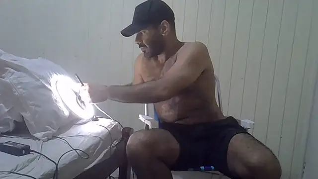 Snapshot of MILITARS chatting on 02/26/26, 11:04 MILITARS online show from 02/26/26, 11:04