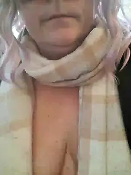 Snapshot of germanwoman01 chatting on 02/22/26, 12:15 germanwoman01 online show from 02/22/26, 12:15