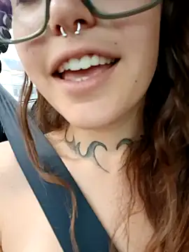 Snapshot of Blulilla69 chatting on 09/10/25, 01:11 Blulilla69 online show from 09/10/25, 01:11