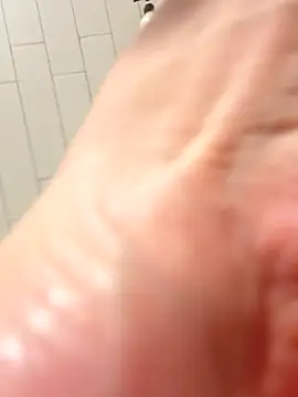 Snapshot of alextang2005 chatting on 01/07/26, 05:43 alextang2005 online show from 01/07/26, 05:43