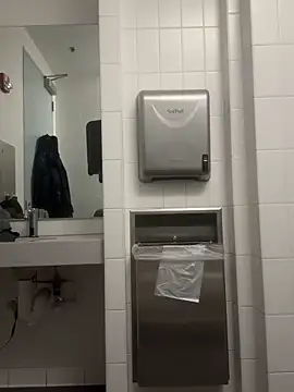 Snapshot of alextang2005 chatting on 02/12/26, 04:35 alextang2005 online show from 02/12/26, 04:35