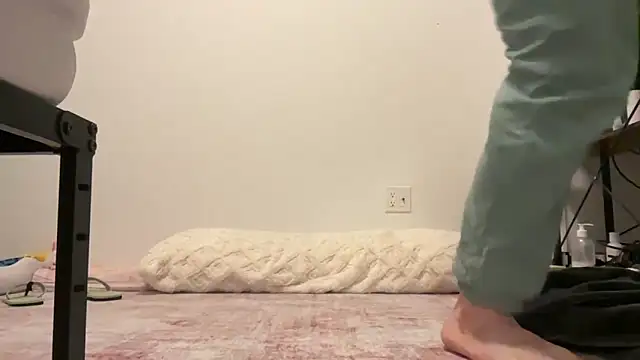 Snapshot of alextang2005 chatting on 02/18/26, 12:39 alextang2005 online show from 02/18/26, 12:39