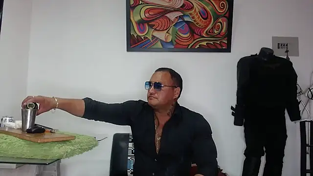 Snapshot of hardrock982 chatting on 05/08/26, 02:22 hardrock982 online show from 05/08/26, 02:22