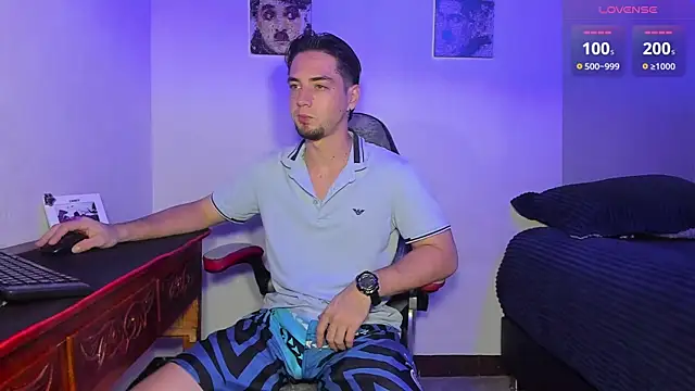 Alex smith00 online show from 10/17/25, 10:56