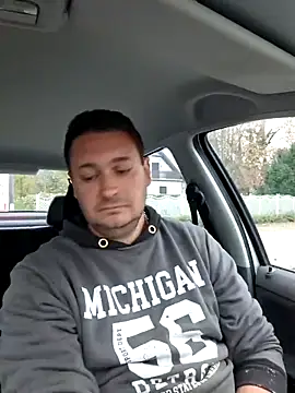 Snapshot of nemes2 chatting on 11/12/25, 02:50 nemes2 online show from 11/12/25, 02:50