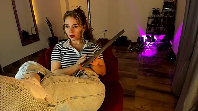 Cristina  Smith online show from 07/22/26, 12:02