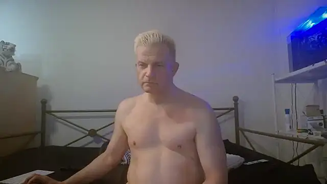 Snapshot of Dragonnyc@xh chatting on 02/16/25, 04:09 Dragonnycxh online show from 02/16/25, 04:09