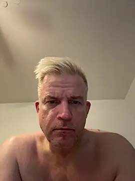 Snapshot of Dragonnyc@xh chatting on 11/26/25, 09:32 Dragonnycxh online show from 11/26/25, 09:32