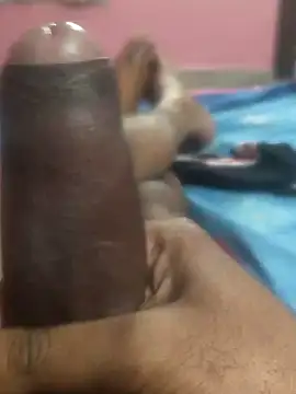 omar23121 online show from 01/08/25, 07:03