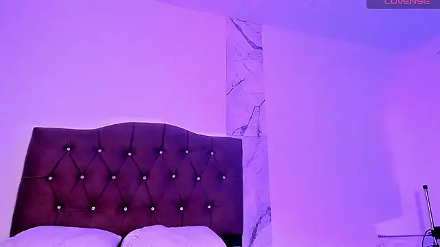 alysson 18 online show from 11/11/25, 01:33