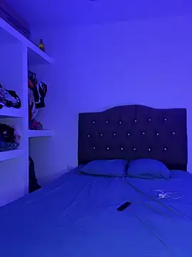 alysson 18 online show from 04/29/26, 01:59