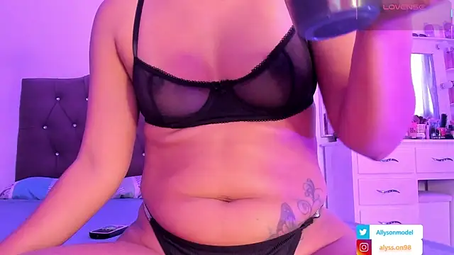 alysson 18 online show from 05/29/26, 02:26