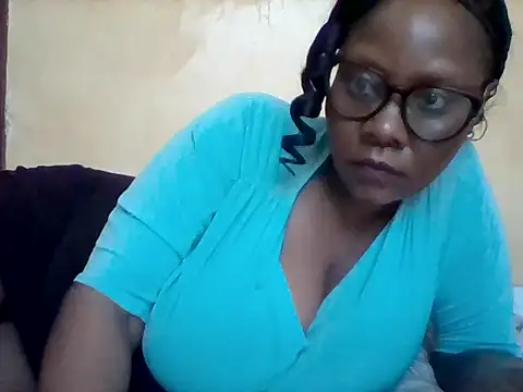 Snapshot of Africangal chatting on 05/11/26, 11:16 Africangal online show from 05/11/26, 11:16
