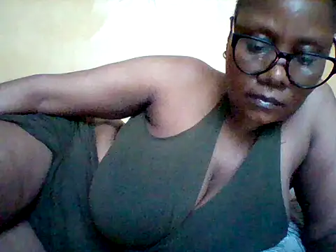 Snapshot of Africangal chatting on 06/02/26, 08:27 Africangal online show from 06/02/26, 08:27