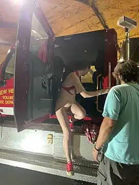 Charlie-N-Bubblez online show from 12/10/24, 02:38