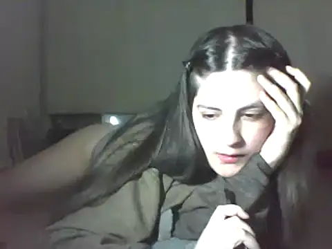 Snapshot of Insomniacl chatting on 12/21/24, 04:30 Insomniacl online show from 12/21/24, 04:30