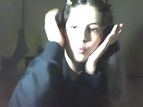 Snapshot of Insomniacl chatting on 03/21/25, 04:17 Insomniacl online show from 03/21/25, 04:17