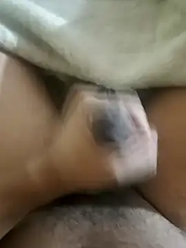 Snapshot of Deluxe_dick chatting on 02/16/25, 04:21 Deluxe dick online show from 02/16/25, 04:21