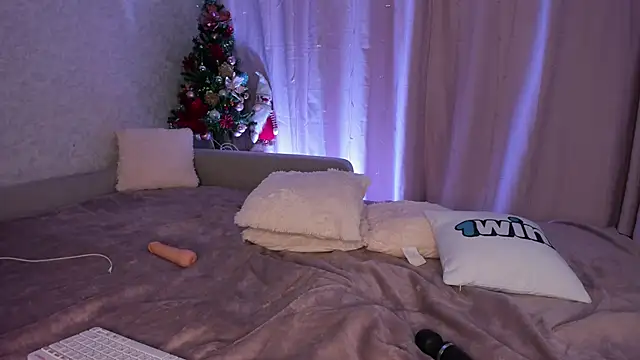 Kitty Ricky online show from 01/04/25, 08:16