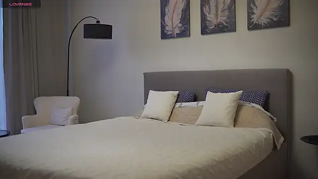 Snapshot of Danielle_Thomas chatting on 09/18/25, 09:44 Danielle Thomas online show from 09/18/25, 09:44