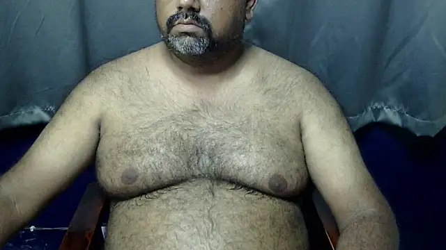 Snapshot of hairysubcub_70 chatting on 05/06/26, 07:35 hairysubcub 70 online show from 05/06/26, 07:35