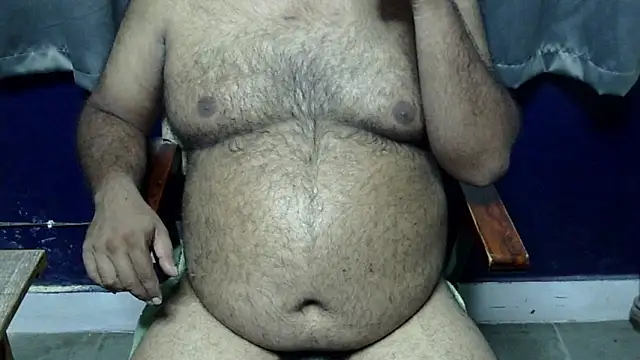 Snapshot of hairysubcub_70 chatting on 05/10/26, 04:23 hairysubcub 70 online show from 05/10/26, 04:23