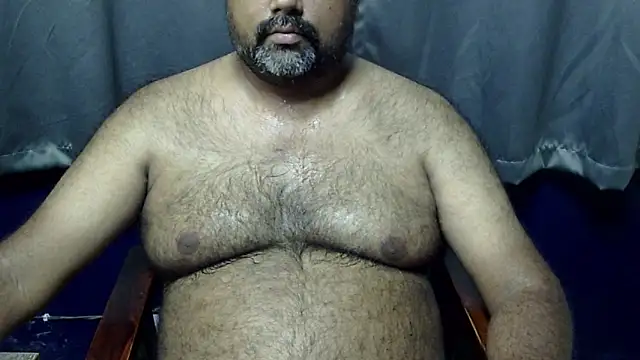 Snapshot of hairysubcub_70 chatting on 05/13/26, 06:55 hairysubcub 70 online show from 05/13/26, 06:55